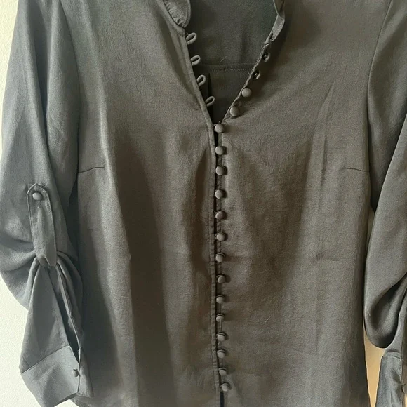 Express slim black blouse - Picture 2 of 5